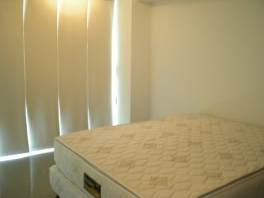 Reg-Mar.com le ofrece Excelente Apto, en Alquiler, de 70m2, 1 habitacion 2 baos, equipado, hermosa vista, en una de las zonas mas atractiva de la isla, piscina,  canchas, condominio nuevo, a pocos metros de los mejores Centros comerciales, La Vela, Sambil, Rattan, Parque Costa Azul ( Nuevo Sigo) Actualizado 15/06/2001

 