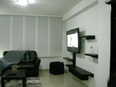 Reg-Mar.com le ofrece IMPECABLE APARTAMENTO, DE 94M2, EXCELENTE VISTA, A PLAYA DEL ANGEL, Y SAMBIL,   2 AMPLIAS HABITACIONES, 3 BANOS EQUIPADOS, SALA/COCINA/COMEDOR, MALETERO, ESTACIONAMIENTO TECHADO, AIRE SPLIT EN HABITACIONES Y SALA, TELEFONO CANTV, SUPER CABLE, TANQUE
PISCINA, CANCHA MULTIPLES, SALON DE FIESTA, JARDINES CAMINERIA, VIGILANCIA PRIVADA, SISTEMA DE SEGURIDA POR CAMARAS EN TODAS LAS AREAS Y ASCENSORES,  MONITOREADAS LAS 24 HORAS,
21/03/2011