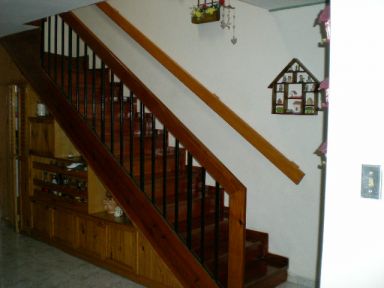 Reg-Mar.com le ofrece Urb. Paraso, Excelente Conjunto Privado, TOWN HOUSE, 209m2/C, 250m2/T,  4/habitaciones,  3baos, C/Empotrada, A/C, T/Hidroneumtico, Estacionamiento Techado, 2vehculos, piscina, parque infantil, vigilancia BsF 800.000.. Negociable  //0416-695-97-65 /// 0414-395-94-16   // www.reg-mar.com                    
